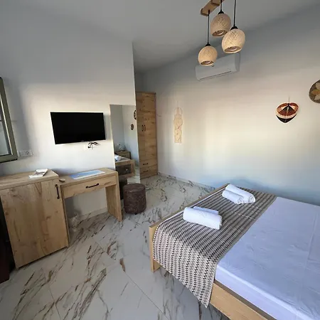 Vickys Habitación en casa particular Dhërmi