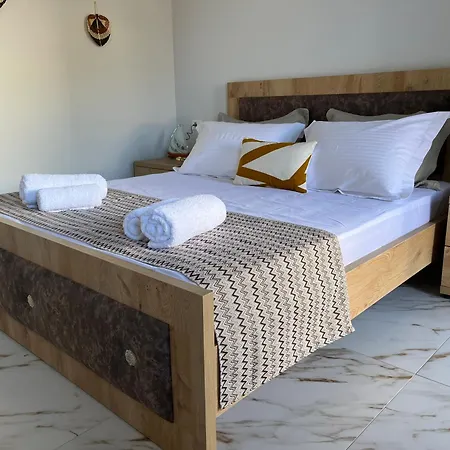 Vickys Habitación en casa particular Dhërmi